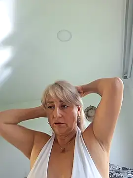 Snapshot of almaluna7 chatting on 02.10.26 almaluna7 online show from 02.10.26