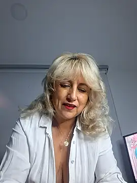 Snapshot of almaluna7 chatting on 02.21.26 almaluna7 online show from 02.21.26