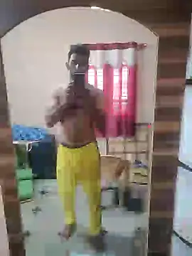 Snapshot of loganwollf chatting on 01.08.25 loganwollf online show from 01.08.25