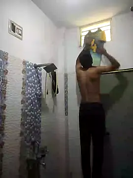 Snapshot of loganwollf chatting on 01.26.25 loganwollf online show from 01.26.25