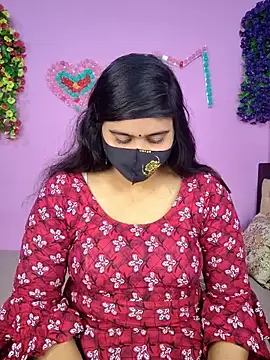 Snapshot of Hot_Maleka chatting on 12.22.25 Hot Maleka online show from 12.22.25