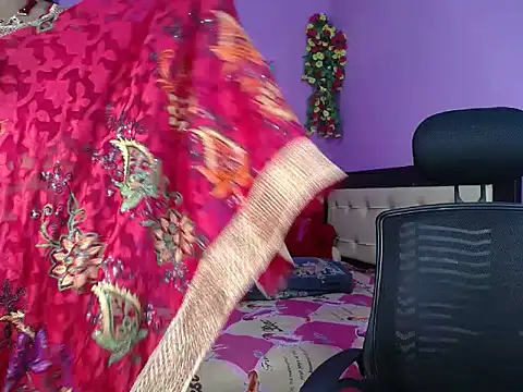 Snapshot of Hot_Maleka chatting on 02.16.26 Hot Maleka online show from 02.16.26