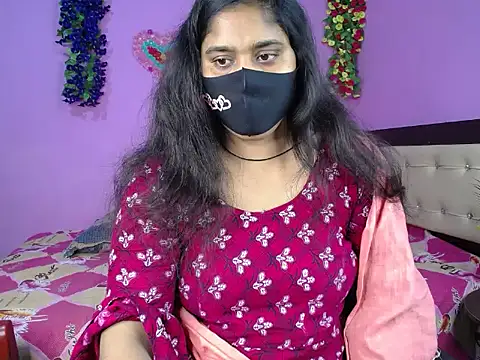 Snapshot of Hot_Maleka chatting on 02.18.26 Hot Maleka online show from 02.18.26