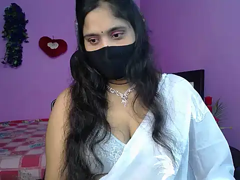 Hot Maleka online show from 05.17.26