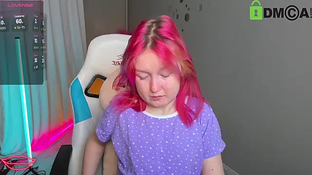 Snapshot of Sara_Robinson chatting on 01.22.25 Sara Robinson online show from 01.22.25