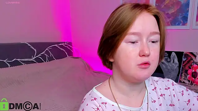 Snapshot of Sara_Robinson chatting on 10.23.25 Sara Robinson online show from 10.23.25