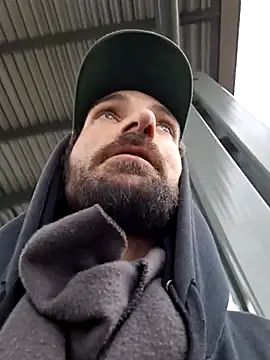 Snapshot of SlammyDjr chatting on 02.17.25 SlammyDjr online show from 02.17.25