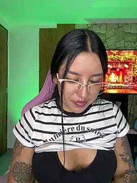 Snapshot of Tamara_Roberts1 chatting on 12.12.24 Tamara Roberts1 online show from 12.12.24