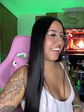 Snapshot of Tamara_Roberts1 chatting on 12.27.24 Tamara Roberts1 online show from 12.27.24