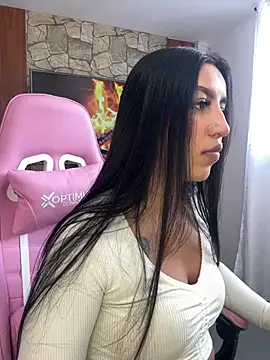 Snapshot of Tamara_Roberts1 chatting on 01.15.25 Tamara Roberts1 online show from 01.15.25