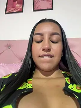 Snapshot of Tamara_Roberts1 chatting on 01.26.25 Tamara Roberts1 online show from 01.26.25