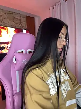 Snapshot of Tamara_Roberts1 chatting on 01.29.25 Tamara Roberts1 online show from 01.29.25