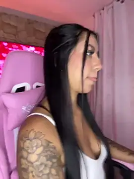 Snapshot of Tamara_Roberts1 chatting on 01.30.25 Tamara Roberts1 online show from 01.30.25