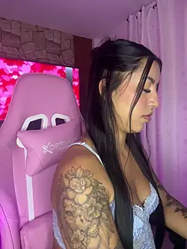 Snapshot of Tamara_Roberts1 chatting on 02.01.25 Tamara Roberts1 online show from 02.01.25