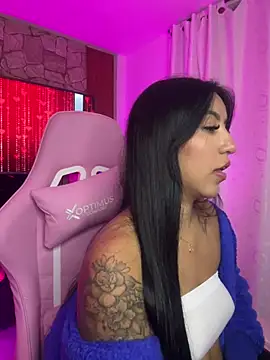 Snapshot of Tamara_Roberts1 chatting on 02.08.25 Tamara Roberts1 online show from 02.08.25