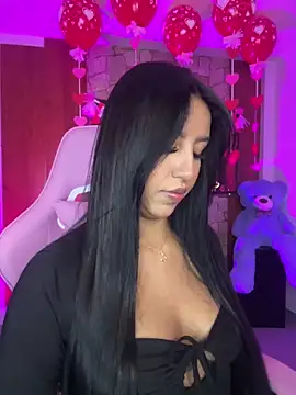 Snapshot of Tamara_Roberts1 chatting on 02.14.25 Tamara Roberts1 online show from 02.14.25