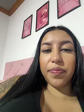 Snapshot of Tamara_Roberts1 chatting on 02.25.25 Tamara Roberts1 online show from 02.25.25