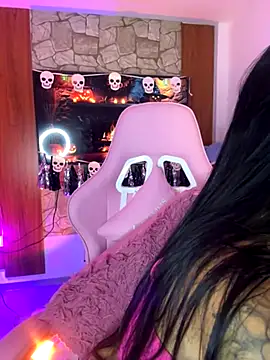 Snapshot of Tamara_Roberts1 chatting on 10.26.25 Tamara Roberts1 online show from 10.26.25