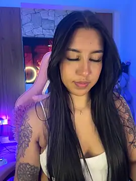 Snapshot of Tamara_Roberts1 chatting on 11.10.25 Tamara Roberts1 online show from 11.10.25