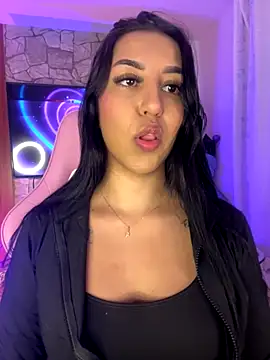 Snapshot of Tamara_Roberts1 chatting on 11.26.25 Tamara Roberts1 online show from 11.26.25