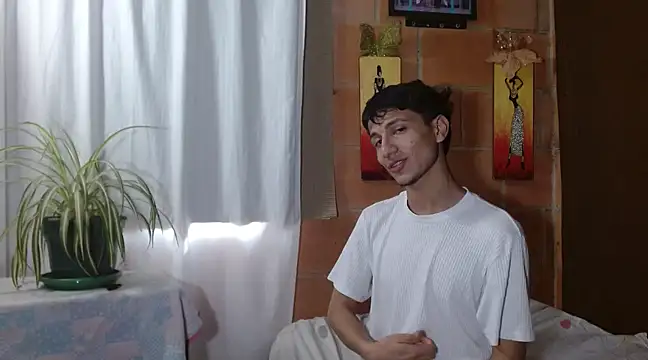 Snapshot of littlegoldenangels chatting on 01.15.25 littlegoldenangels online show from 01.15.25