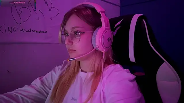 JacyWinslat online show from 03.18.25