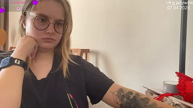 JacyWinslat online show from 04.07.26