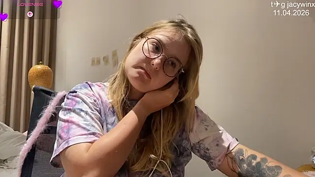 JacyWinslat online show from 04.11.26