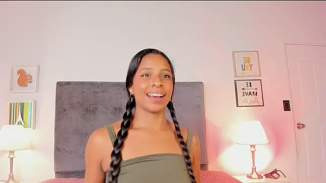 Snapshot of evelyn_evony chatting on 01.09.25 evelyn evony online show from 01.09.25