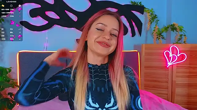 Snapshot of AlinaWalters chatting on 09.22.25 AlinaWalters online show from 09.22.25