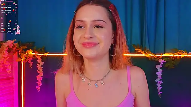 Snapshot of AlinaWalters chatting on 11.16.25 AlinaWalters online show from 11.16.25