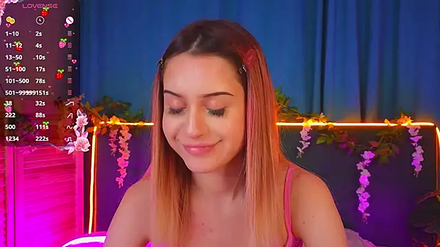 Snapshot of AlinaWalters chatting on 11.20.25 AlinaWalters online show from 11.20.25