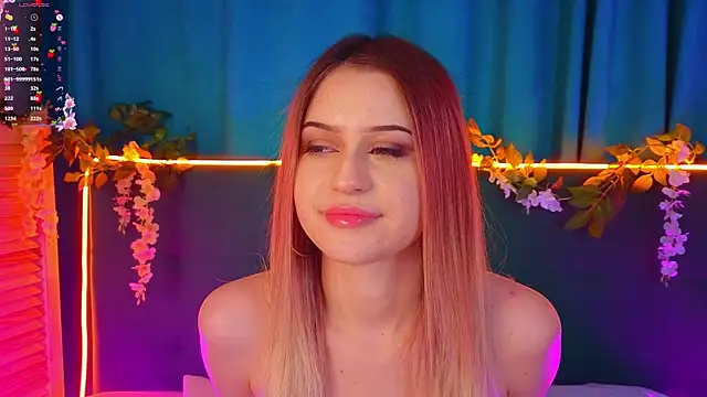 Snapshot of AlinaWalters chatting on 11.23.25 AlinaWalters online show from 11.23.25