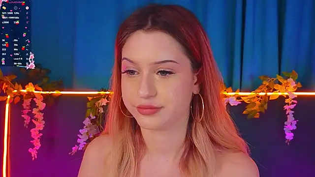 Snapshot of AlinaWalters chatting on 11.27.25 AlinaWalters online show from 11.27.25