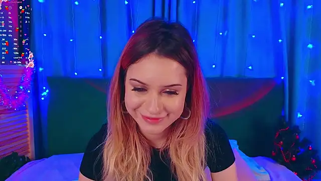 Snapshot of AlinaWalters chatting on 12.05.25 AlinaWalters online show from 12.05.25