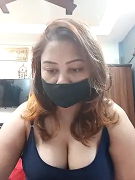 Snapshot of Cute-mona chatting on 12.17.25 Cute-mona online show from 12.17.25