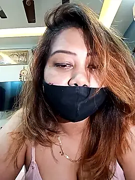 Snapshot of Cute-mona chatting on 01.13.26 Cute-mona online show from 01.13.26