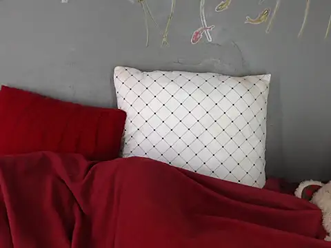 Snapshot of cupidlips chatting on 01.18.25 cupidlips online show from 01.18.25