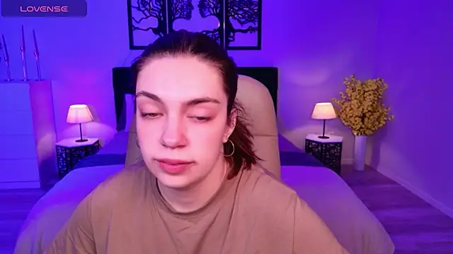 DaniellaLovely online show from 11.13.25