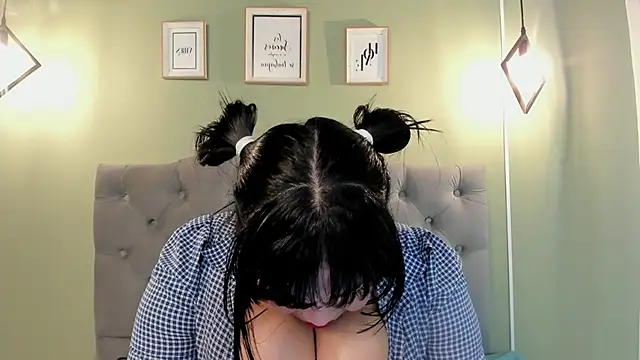 Snapshot of KRYSTENMOON chatting on 01.12.25 KRYSTENMOON online show from 01.12.25