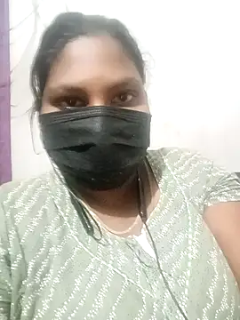 Snapshot of kavinila20 chatting on 12.14.24 kavinila20 online show from 12.14.24