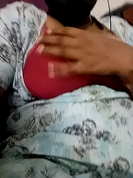 Snapshot of kavinila20 chatting on 12.20.24 kavinila20 online show from 12.20.24