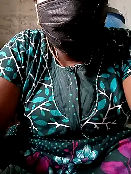 Snapshot of kavinila20 chatting on 01.22.25 kavinila20 online show from 01.22.25