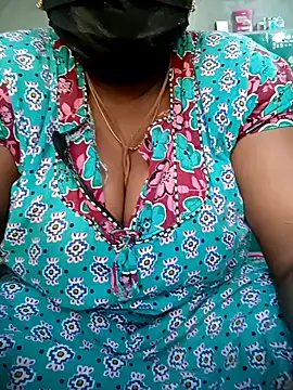 Snapshot of kavinila20 chatting on 02.05.25 kavinila20 online show from 02.05.25