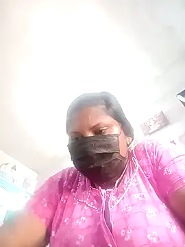 Snapshot of kavinila20 chatting on 02.18.25 kavinila20 online show from 02.18.25