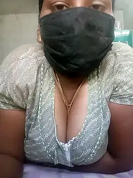 Snapshot of kavinila20 chatting on 03.10.25 kavinila20 online show from 03.10.25