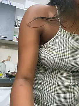 Snapshot of EscorpiLeoncita chatting on 02.19.25 EscorpiLeoncita online show from 02.19.25