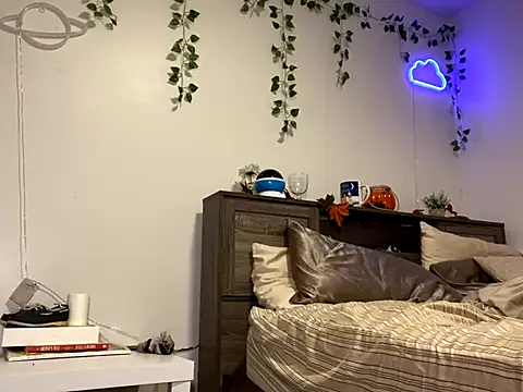 Kittyymaze1 online show from 10.30.25