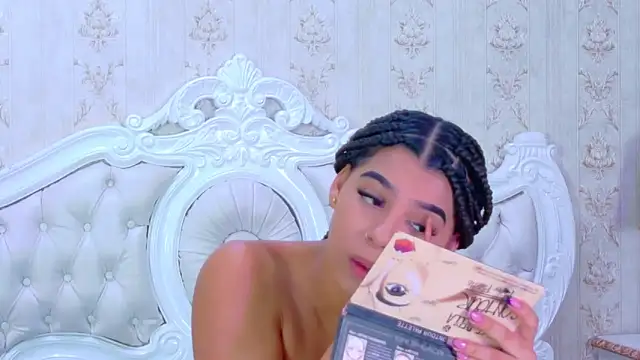 TiaraRosse online show from 09.12.25