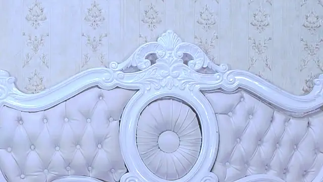 TiaraRosse online show from 11.22.25